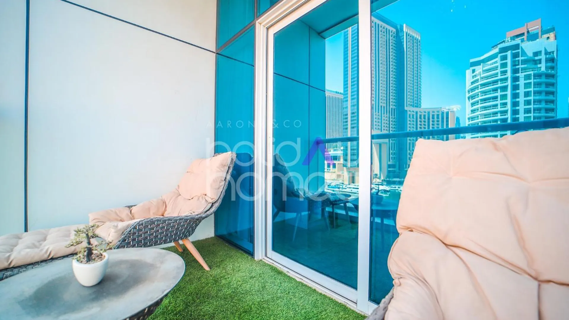 Stylish 2Br In Continental Tower Dubai Marina 아파트 0*,