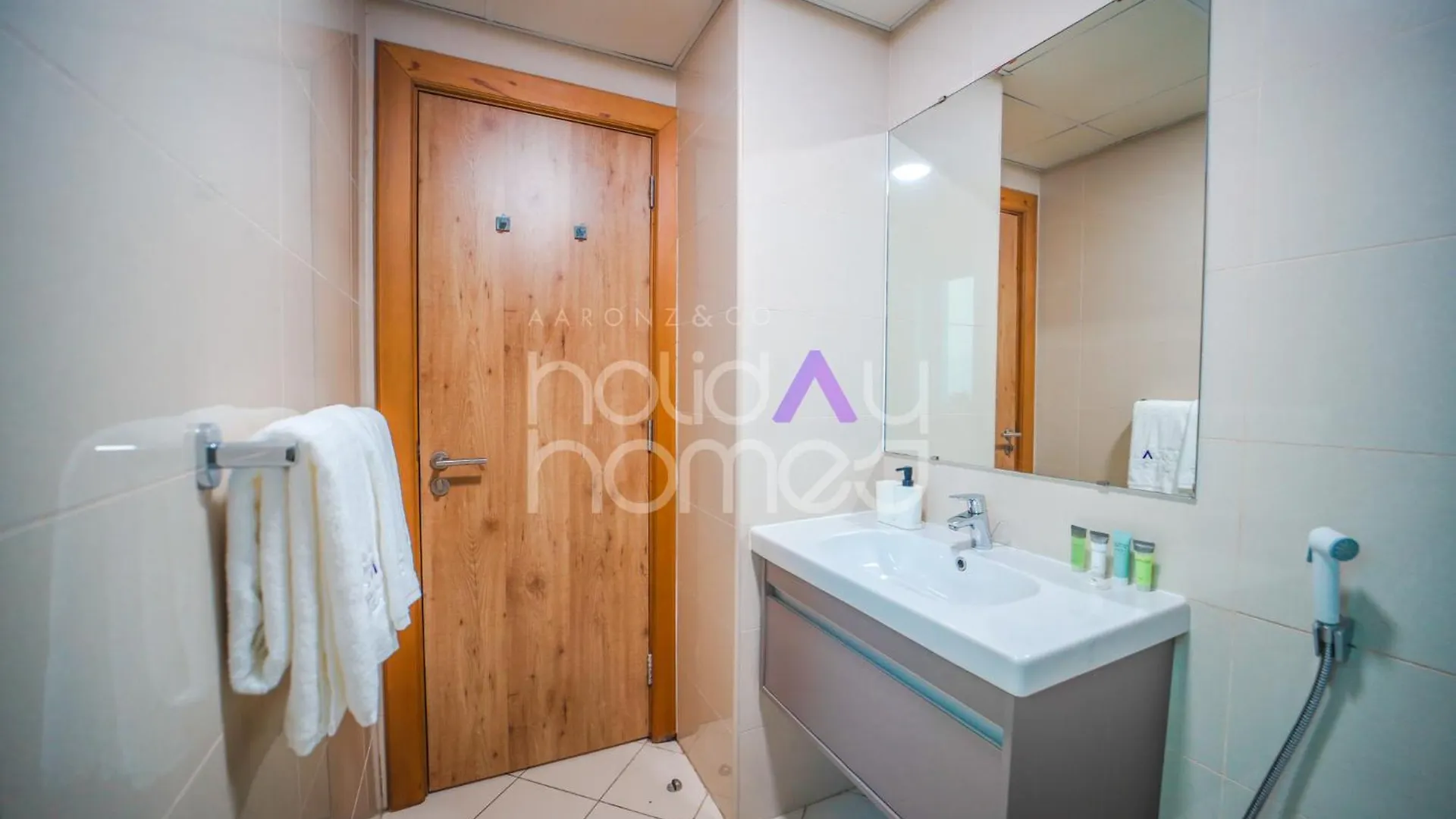Stylish 2Br In Continental Tower Dubai Marina Apartment